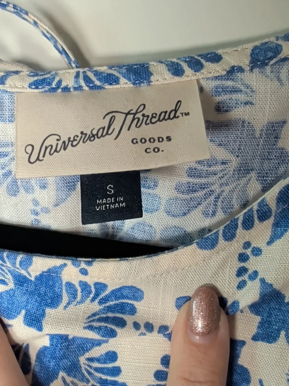 Universal Threads Blue Floral Sleeveless Smocked Waist Dress - Picture 3 of 9